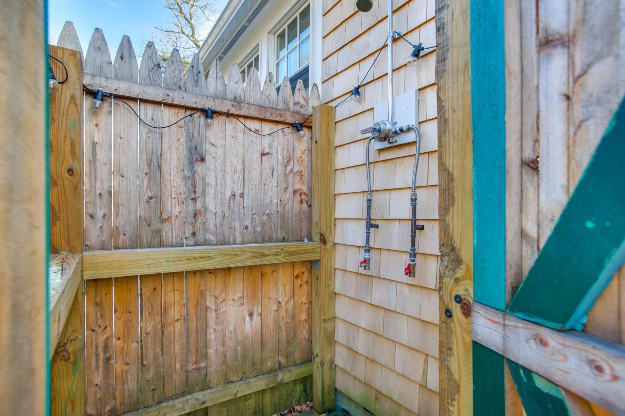 Cozy Cape Cod Cottage - Walk To Monument Beach! Bourne Exterior foto