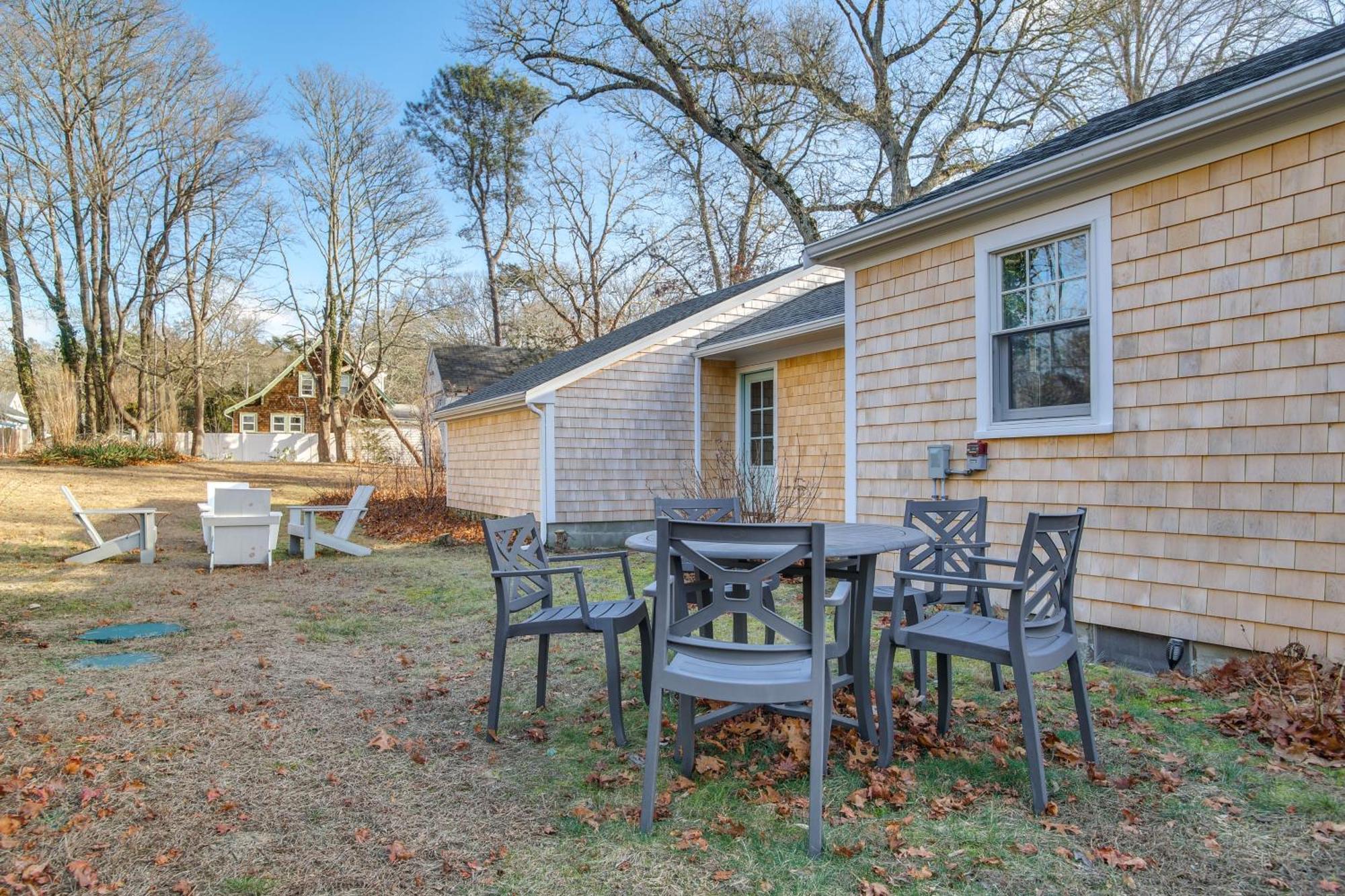 Cozy Cape Cod Cottage - Walk To Monument Beach! Bourne Exterior foto