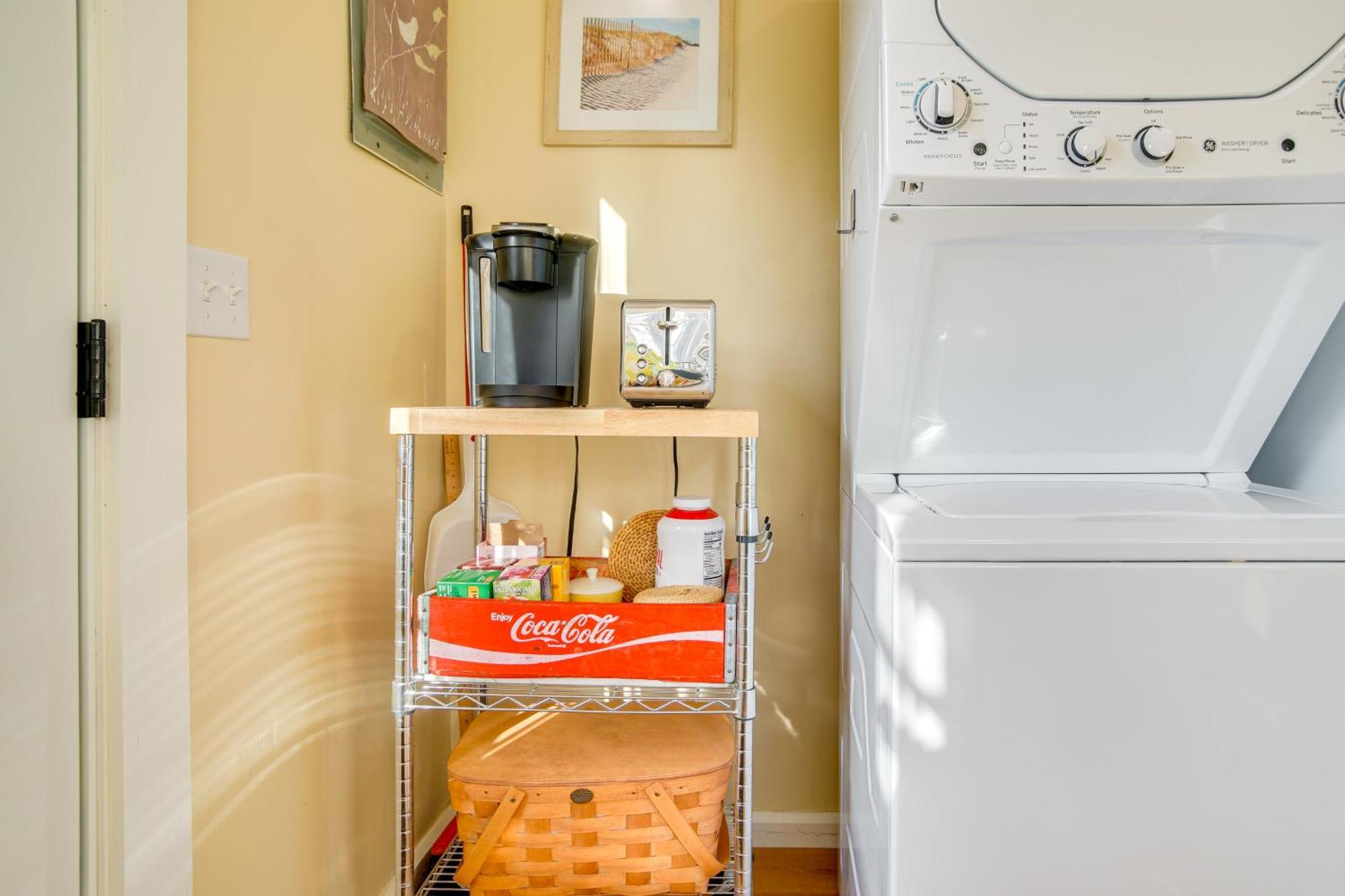 Cozy Cape Cod Cottage - Walk To Monument Beach! Bourne Exterior foto